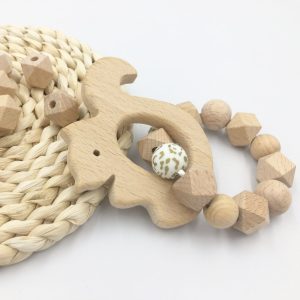 Alternative view of Anneau de dentition écureuil en bois